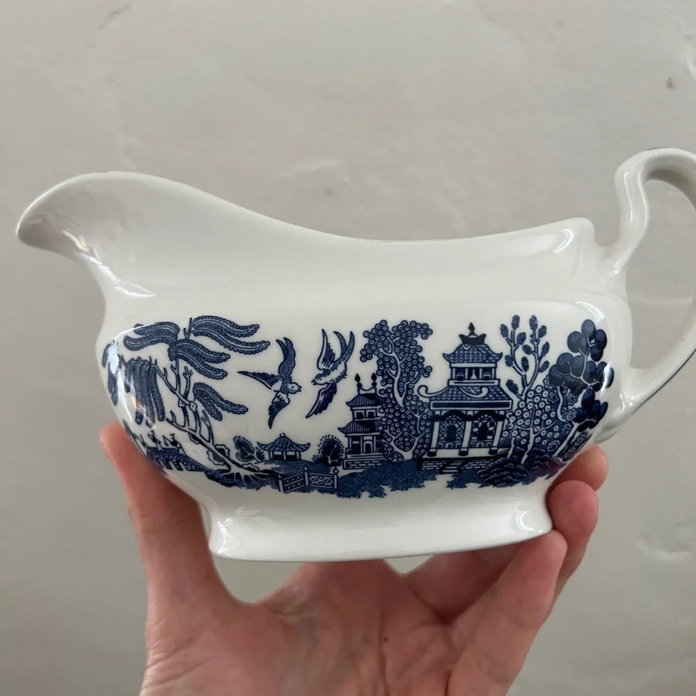 NWT Blue Willow Churchill ceramic Gravy Pitcher